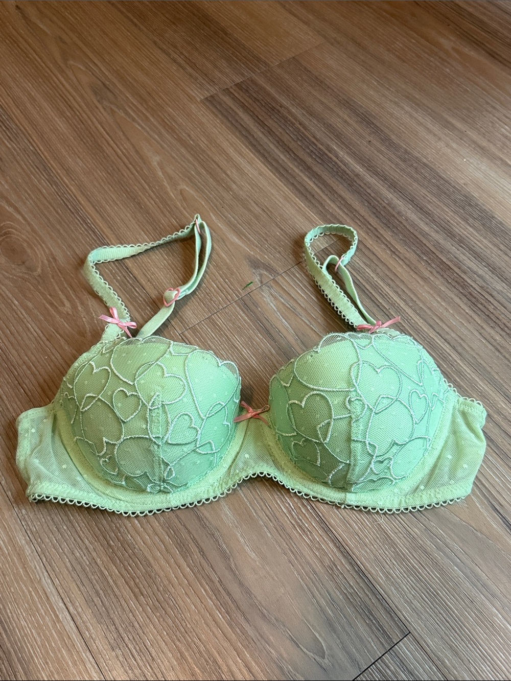 Victoria Secret Light Pastel Green Lace Heart Underwire Bra Pink Bow NWOT